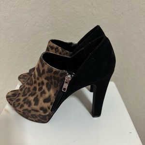 Diba London leopard print heels size 9.5